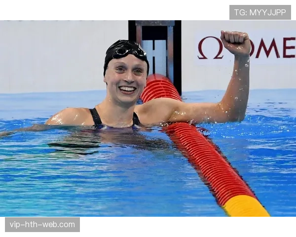 凯蒂·莱德基训练完顺手买下整条泳道当私人车库？